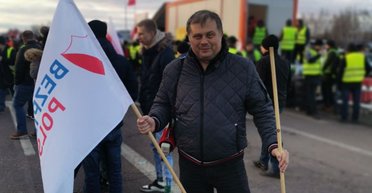 Блокада границы: участника забастовок польских фермеров нашли в базе "Миротворца" (фото)