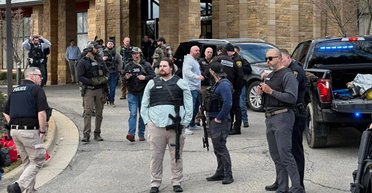 Теракт в еврейской школе: авто, протаранившее синагогу, было набито взрывчаткой, — CNN