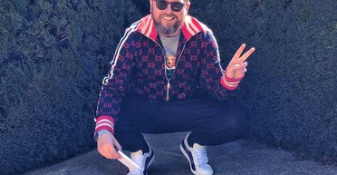 Видео для тех, кому 18 и старше. В чем секрет популярности Партии Шария