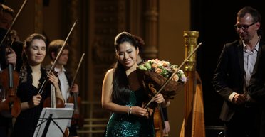 Она подросла. Как чудо-ребенок, повзрослев, смогла избежать звездной болезни и депрессии