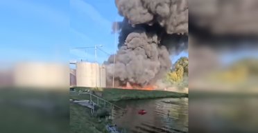 Спасатели ГСЧС попали в эпицентр удара реактивными "Шахедами": появилось видео атаки