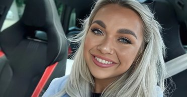 Дівчина кинула пити після 18-годинного запою і показала, як змінилося її тіло (фото)