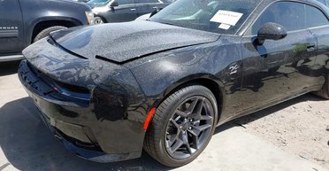 Новейший спорткар Dodge Charger 2025 разбили вскоре после покупки (фото)