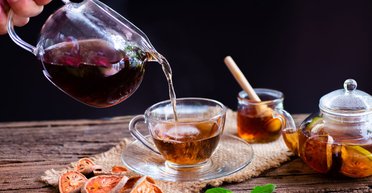 Чому не можна допивати вчорашній чай: які можуть бути ризики для здоров'я