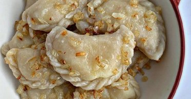 Українська класика: рецепт вареників із картоплею в заварному тісті