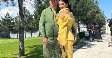 Жена Александра Усика поделилась архивными фото в честь годовщины их свадьбы