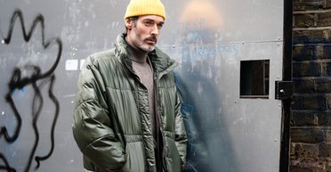 В виде тренчей и пиджаков. Топ-7 трендов мужских пуховиков на зиму 2020/21