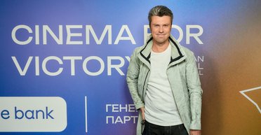Jerry Heil и Евгений Хмара открыли фестиваль "CINEMA FOR VICTORY" в Украинском доме (фоторепортаж)