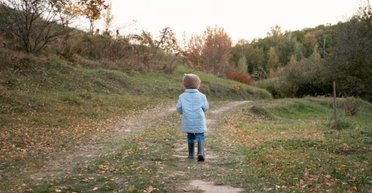 Хлопчик пішов із дому на 30 км, щоб знайти свою матір після сварки батьків (фото)