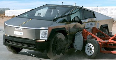 Электропикап Tesla Cybertruck успешно прошел краш-тесты, но есть нюанс (фото)