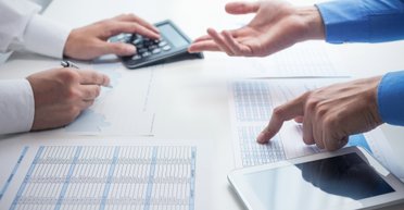 Ради денег на пенсии: в Украине готовятся вернуть налоги для импорта