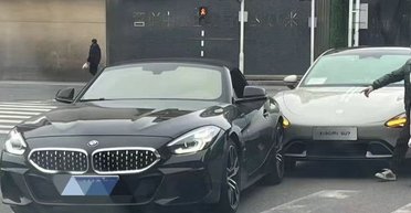 Новенькие электромобили Xiaomi массово попадают в ДТП (фото, видео)