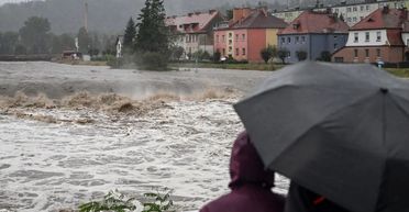 Європу накрила масштабна негода: потяги в Україну скасовують (фото, відео)