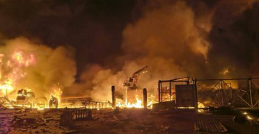 ВС РФ нанесли комбинированный удар по Киевской области: в столице пожар, в Броварах — погибшие (видео)