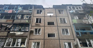 Атака "шахедов" на Кривой Рог: дрон попал в пятиэтажку (фото)