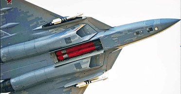 Российский Су-57 впервые показал отсеки для ракет: чем вооружен истребитель (видео)