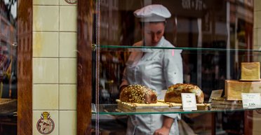 На пекарню, салон, производство. Как в Украине получить грант и льготный кредит