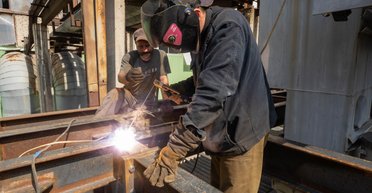 Кабмін розширив критерії бронювання від мобілізації: що змінилося