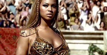 Оголені й дуже небезпечні: жінки-гладіатори також билися з монстрами на арені (фото)