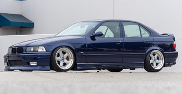 Безумный тюнинг: умельцы создали BMW с водопадом в багажнике (видео)