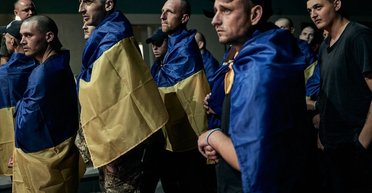 "Измученные. Голодные": в сети опубликовали фото украинцев, которые вернулись из плена