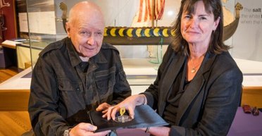 Никто не ждал сокровищ викингов: прогулка пенсионера с металлоискателем принесла неожиданную удачу