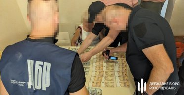 Командир на Львовщине продавал бойцам бесплатные продукты и заставлял строить себе виллу (фото)