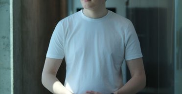 Взломал Tesla и открыл успешный бизнес: юный хакер дал советы, как защититься в Интернете