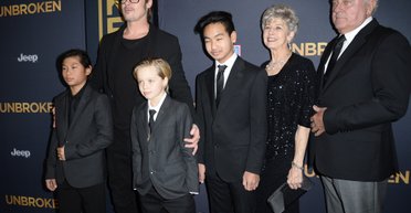 "Были частью жизни": родители Брэда Питта не видели своих внуков восемь лет (фото)