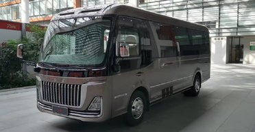 Роскошная маршрутка: китайцы представили премиальный автобус в стиле Toyota (фото)