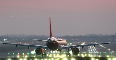 Три метра до катастрофы: во Франции едва не столкнулись два самолета, полные пассажиров