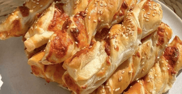 Надзвичайно смачні сирні палички з кунжутом: потрібно всього 4 інгредієнти