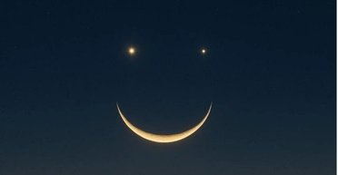 Космічний "смайлик": над Україною сьогодні в небі буде цікаве астрономічне явище