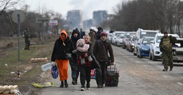 "Неизвестно, куда повезут": россияне объявили об "эвакуации" в Новой Каховке