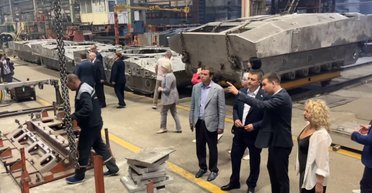 У РФ засвітили виробничу лінію новітньої ББМ "Курганец-25": що відомо про проєкт (фото)