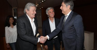 З будинку тяжкохворого 88-річного актора Ален Делона вилучили арсенал зброї