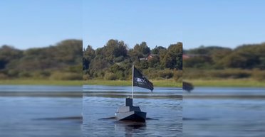 Дрон с катушкой: в России готовят к бою многоцелевую беспилотную лодку на оптоволокне (видео)