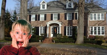 Впервые воссоединились: как выглядят актеры "Один дома" через 30 лет (фото)