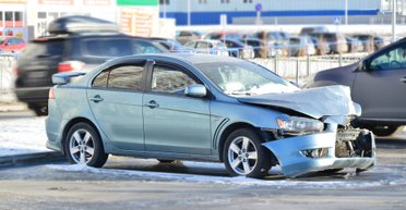 Загадка шосе 36: таємничий чоловік раніше за рятувальників приїжджає на місце ДТП (фото)