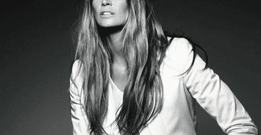 "До потери сознания": супермодель Эль Макферсон рассказала о своей алкогольной зависимости