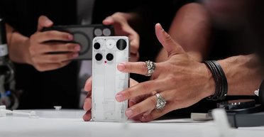 Найкращі моделі Samsung "відпочивають": у чому Nothing Phone 3 перевершує інші смартфони