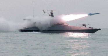 Іран випустив ракети по Ормузькій протоці, погрожуючи військовим кораблям США