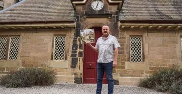 Пара купила занедбану будівлю з секретом: виявилось, що про це місце знає весь світ (фото)