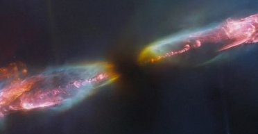 Барвисте видовище. Телескоп Вебб зробив знімок викиду надзвукових струменів молодою зіркою (фото)