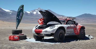 Внедорожный спорткар Porsche 911 поднялся на рекордную высоту (фото)