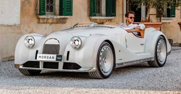 Современная классика: британцы создали необычный ретро-спорткар с двигателем BMW (фото)