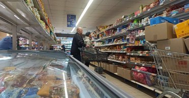 Бензин вдарить по продуктах: як виростуть ціни в Україні на тлі війни на Близькому Сході