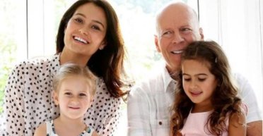 Жена тяжелобольного Брюса Уиллиса показала дочерей актера: как они выглядят (фото)