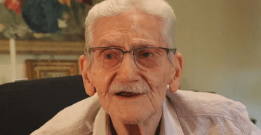 Усього два напої: 104-річний ветеран розкрив секрет свого довголіття (фото)