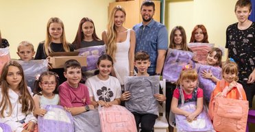 Владелец Domino Антон Шухнин помог обеспечить школьными принадлежностями детей переселенцев, потерявших жилье из-за обстрелов